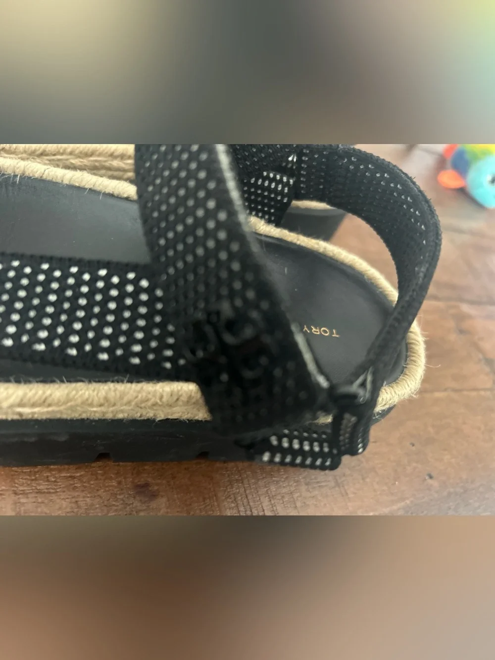 Tory Burch Kira Black Sport Sandals w/Adjustable Straps & Rubber Soles. Size 8